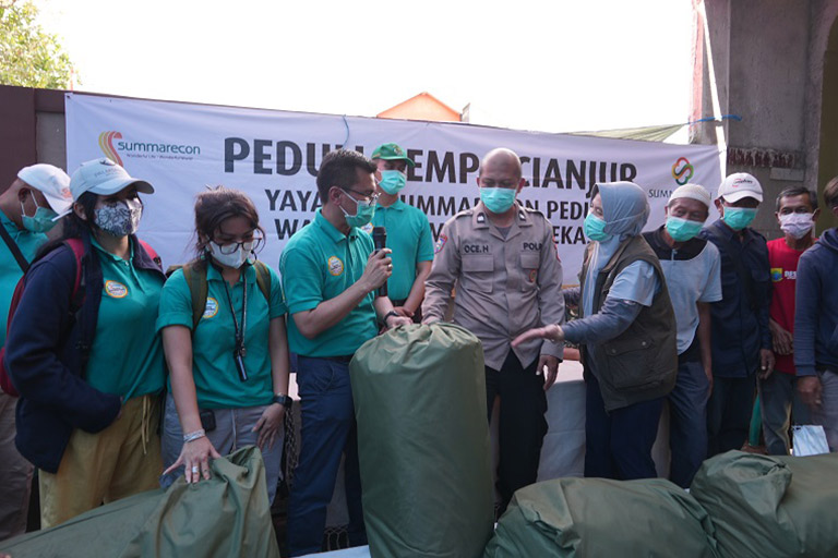 RESIDENTS OF SUMMARECON BEKASI CARES FOR CIANJUR EARTHQUAKE VICTIMS