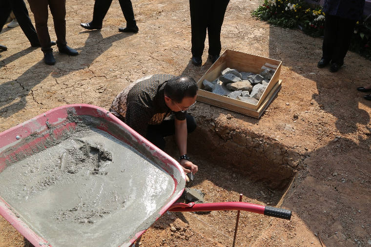 First Stone of the Asy Syukur Mosque, Summarecon Emerald Karawang