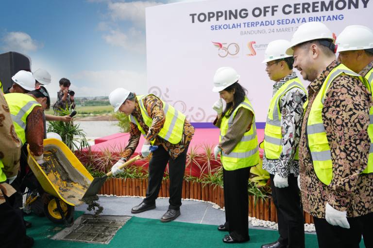 Sedaya Bintang Integrated School Holds Topping Off Ceremony Teaching and Learning Activities to Commence in the 2025/2026 Academic Year