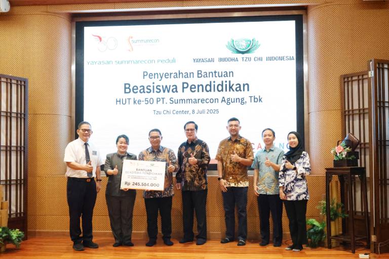 Summarecon Distributes Education Scholarships To Buddha Tzu Chi Indonesia Foundation