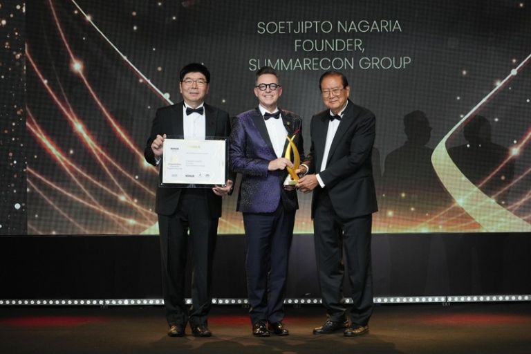 Soetjipto Nagaria Honored with Lifetime Achievement Award at PropertyGuru Awards